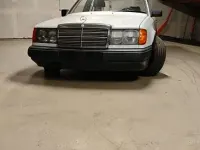 Gebraucht Mercedes E260 160 PS (117 kW) 1987 Weiß Limousine