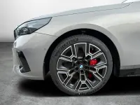Neu BMW 540 M Sport 303 PS (222 kW) 2026 Grau Kombi