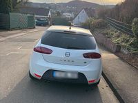 Używany Seat Leon FR 211 KM (155 kW) 2011 Biały Hatchback