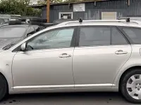 Gebraucht Toyota Avensis 129 PS (94 kW) 2004 Silber Kombi
