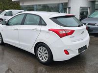 Gebraucht Hyundai i30 Classic 110 PS (80 kW) 2015 Weiß Limousine