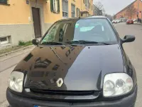 Używany Renault Clio II 58 KM (42 kW) 2000 Czarny Sedan/Limuzyna