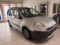 Gebraucht Peugeot TePee Active 114 PS (83 kW) 2013 Grau Kombi