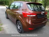 Gebraucht Hyundai ix20 Comfort 125 PS (91 kW) 2013 Braun Kleinwagen
