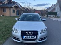 Gebraucht Audi A3 Ambiente 105 PS (77 kW) 2010 Silber Kleinwagen