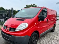 Gebraucht Renault Trafic 114 PS (83 kW) 2013 Rot Van / Kleinbus