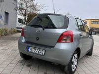 Gebraucht Toyota Yaris Luna 69 PS (50 kW) 2008 Silber Kleinwagen