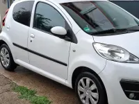Gebraucht Peugeot 107 68 PS (50 kW) 2012 Weiß Kleinwagen