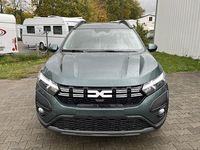 Neu Dacia Jogger Expression 122 PS (89 kW) 2025 Grün Van / Kleinbus