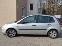 Gebraucht Ford Fiesta 60 PS (44 kW) 2003 Silber Kleinwagen