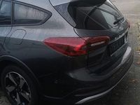 Neu Ford Focus Active X 155 PS (114 kW) 2025 Grau Limousine