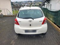 Gebraucht Toyota Yaris Plus 69 PS (50 kW) 2010 Weiß Kleinwagen