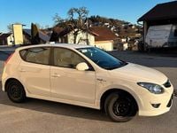 Gebraucht Hyundai i30 128 PS (94 kW) 2012 Weiß Limousine