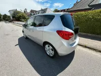 Gebraucht Opel Meriva 101 PS (74 kW) 2011 Silber Van / Kleinbus