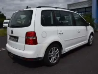 Gebraucht VW Touran S 105 PS (77 kW) 2010 Weiß Van / Kleinbus