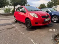 Gebraucht Toyota Yaris 69 PS (50 kW) 2009 Rot Kleinwagen
