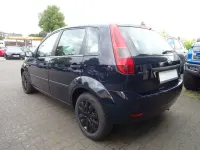 Gebraucht Ford Fiesta 60 PS (44 kW) 2005 Blau Kleinwagen