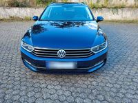 Gebraucht VW Passat Comfortline 150 PS (110 kW) 2018 Blau Kombi