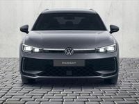 Gebraucht VW Passat R-line 193 PS (141 kW) 2025 Diabasgrau metallic Kombi