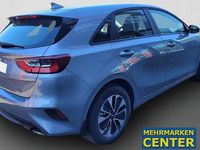 Neu Kia Ceed 140 PS (102 kW) 2025 Silber Kleinwagen