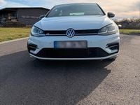 Gebraucht VW Golf VII 116 PS (85 kW) 2019 Weiß Kleinwagen