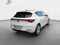 Second-hand Seat Leon Style 150 CP (110 kW) 2025 Alb Berlinǎ