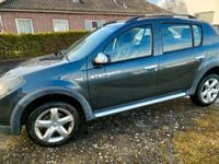 Gebraucht Dacia Sandero Stepway 84 PS (61 kW) 2012 Grau Limousine