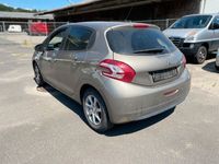 gebraucht Peugeot 208 1.2 VTi Style+2.HAND+NAVI