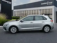 Gebraucht Hyundai i30 Select 120 PS (88 kW) 2022 Silber Limousine