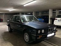 Gebraucht BMW 325 122 PS (89 kW) 1986 Blau Limousine