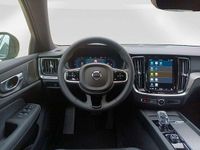 Gebraucht Volvo V60 Plus 197 PS (144 kW) 2024 Platinum grey / metallic Kombi