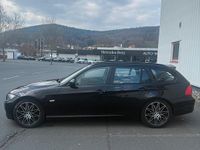 Gebraucht BMW 320 163 PS (119 kW) 2011 Schwarz Kombi