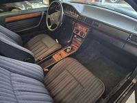 Second-hand Mercedes E220 150 CP (110 kW) 1992 Maro Coupe