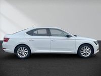 Gebraucht Skoda Superb Style 150 PS (110 kW) 2019 Weiß Limousine
