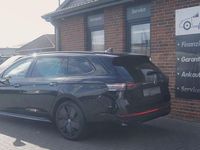 Gebraucht VW Passat R-line 193 PS (141 kW) 2024 Schwarz Kombi