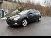 Gebraucht Hyundai i30 109 PS (80 kW) 2010 Schwarz Limousine