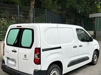 Gebraucht Peugeot Partner 102 PS (75 kW) 2019 Weiß Van / Kleinbus