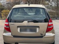 Gebraucht Mercedes A150 95 PS (69 kW) 2006 Gold Kleinwagen