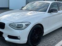 gebraucht BMW 116 D 2.0 AUTOMATIK/XENONLICHT/NAVI