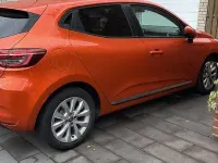 Używany Renault Clio V Experience 67 KM (49 kW) 2021 Pomarańczowy Hatchback