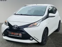 Gebraucht Toyota Aygo X-play 69 PS (50 kW) 2016 Weiß Kleinwagen