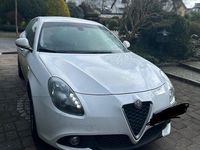 Gebraucht Alfa Romeo Giulietta 170 PS (125 kW) 2016 Weiß Kleinwagen