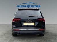 Gebraucht VW Tiguan Allspace Life 150 PS (110 kW) 2024 Deep black perleffekt (metallic) SUV