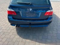 Gebraucht BMW 525 197 PS (144 kW) 2007 Blau Kombi