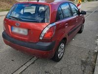 Gebraucht Kia Rio 97 PS (71 kW) 2006 Rot Kleinwagen