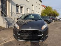 Gebraucht Ford Fiesta Trend 101 PS (74 kW) 2016 Grau Kleinwagen