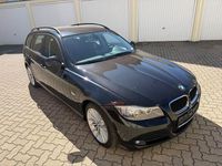 Gebraucht BMW 318 143 PS (105 kW) 2010 Schwarz Kombi
