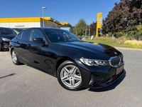 Gebraucht BMW 330e Advantage 184 PS (135 kW) 2020 Schwarz ii/bonnet fluid black Limousine
