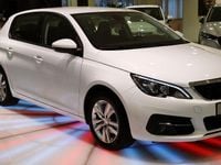 Gebraucht Peugeot 308 Active 131 PS (96 kW) 2021 Weiß Limousine