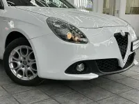 Gebraucht Alfa Romeo Giulietta Super 120 PS (88 kW) 2017 Colore esterno (alfa weiss) Kleinwagen